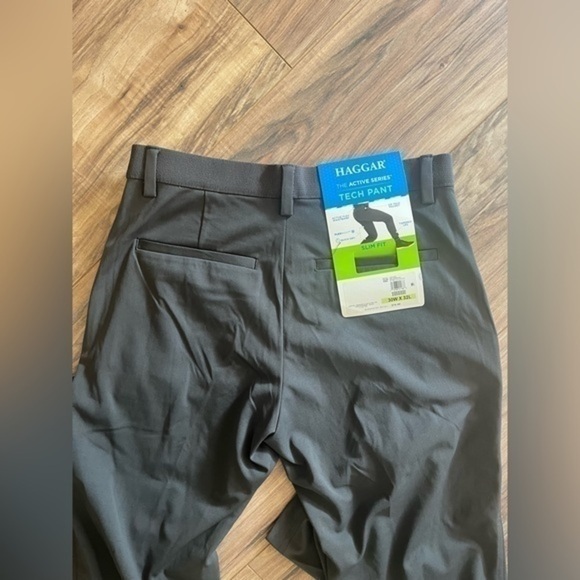 NWT Haggar Men's The Active Series Slim Fit Flat Front Pant 30W x 32L - Picture 7 of 13